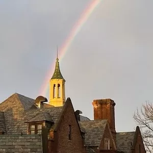 “A bow of promise” spotted last week at the BA!