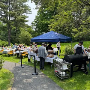 Residents and staff enjoyed a BBQ lunch on the East Lawn complete with potato salad and ice cream. We’re looking forward to more BBQs throughout the summer!