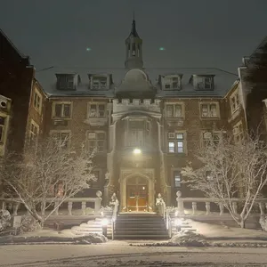 It’s a little snowy over here at the BA! ❄️